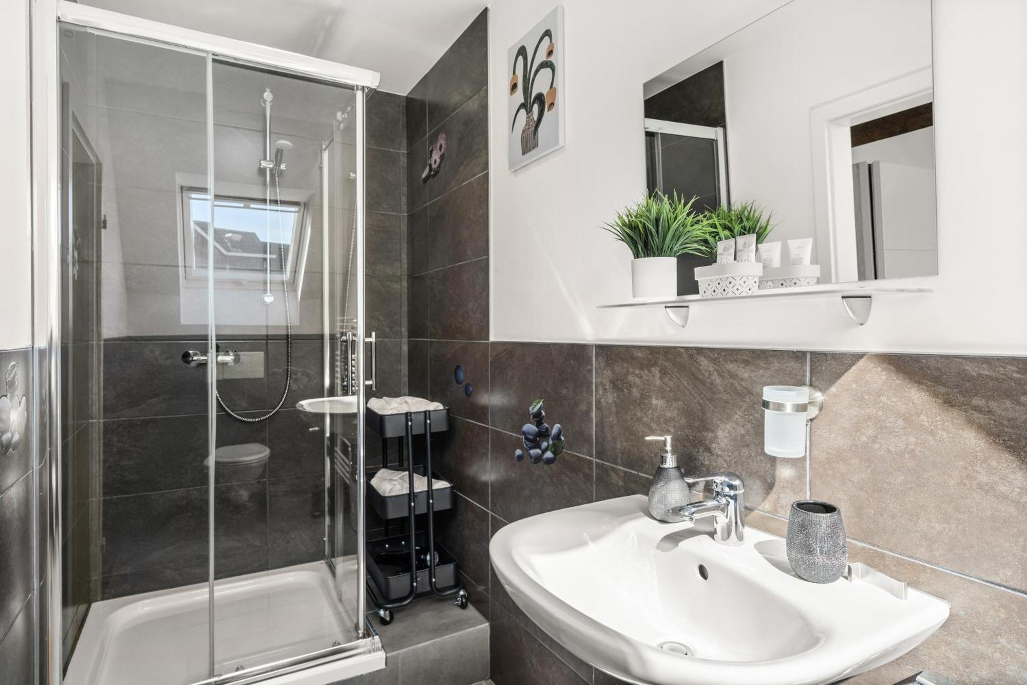Mola Apartments-Charmante Ferienwohnung Im Herdecke Zentrum Fuer 3 Personen-Grosse Dachterrasse-Grill-Gratis Parken-Wlan Dış mekan fotoğraf